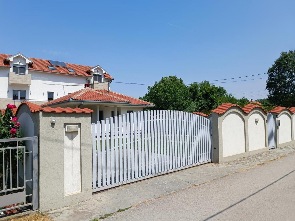 Serbian Home With Garden Krnjaca エクステリア 写真